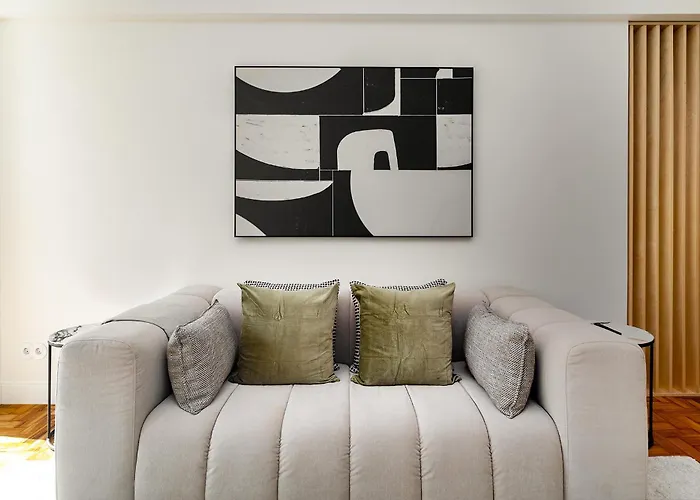 Апартаменты Whome Modern & Elegant In *