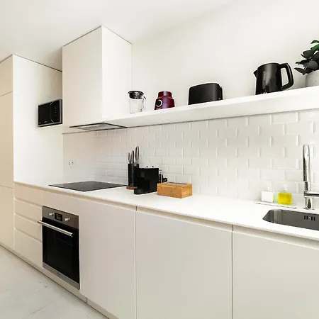 Whome Modern & Elegant In Апартаменты